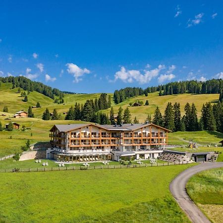 Brunelle Seiser Alm Lodge Bagian luar foto