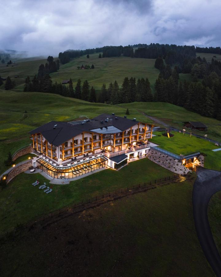 Brunelle Seiser Alm Lodge Bagian luar foto