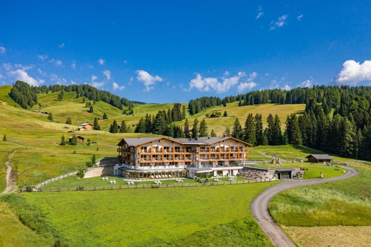 Brunelle Seiser Alm Lodge Bagian luar foto