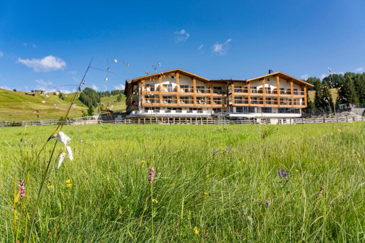 Brunelle Seiser Alm Lodge Bagian luar foto